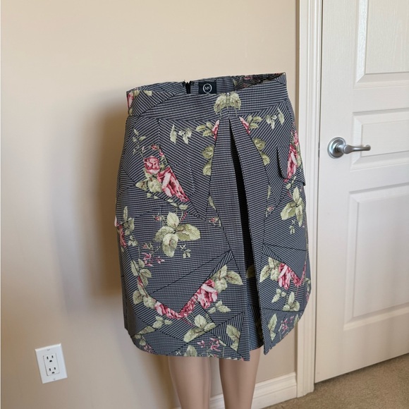 Alexander McQueen Floral Jacquard Skirt - Picture 2 of 10